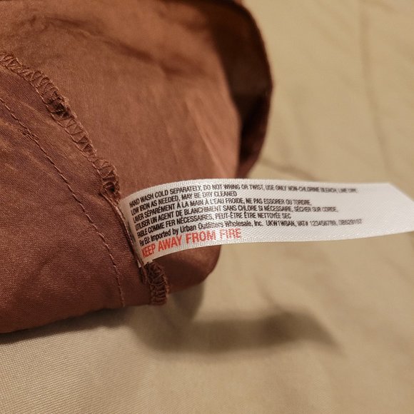 Free People CRIMSON (RED) LACE INSET PLUNGING CAMISOLE TANK TOP / CAMI - Picture 13 of 13